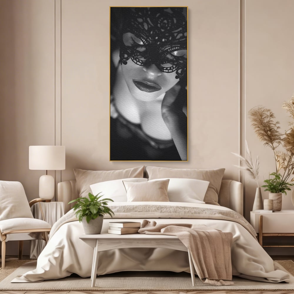 Tablou canvas cu tablou canvas cu femeie purtand masca, in rama de aluminiu auriu, pe perete intr-un dormitor